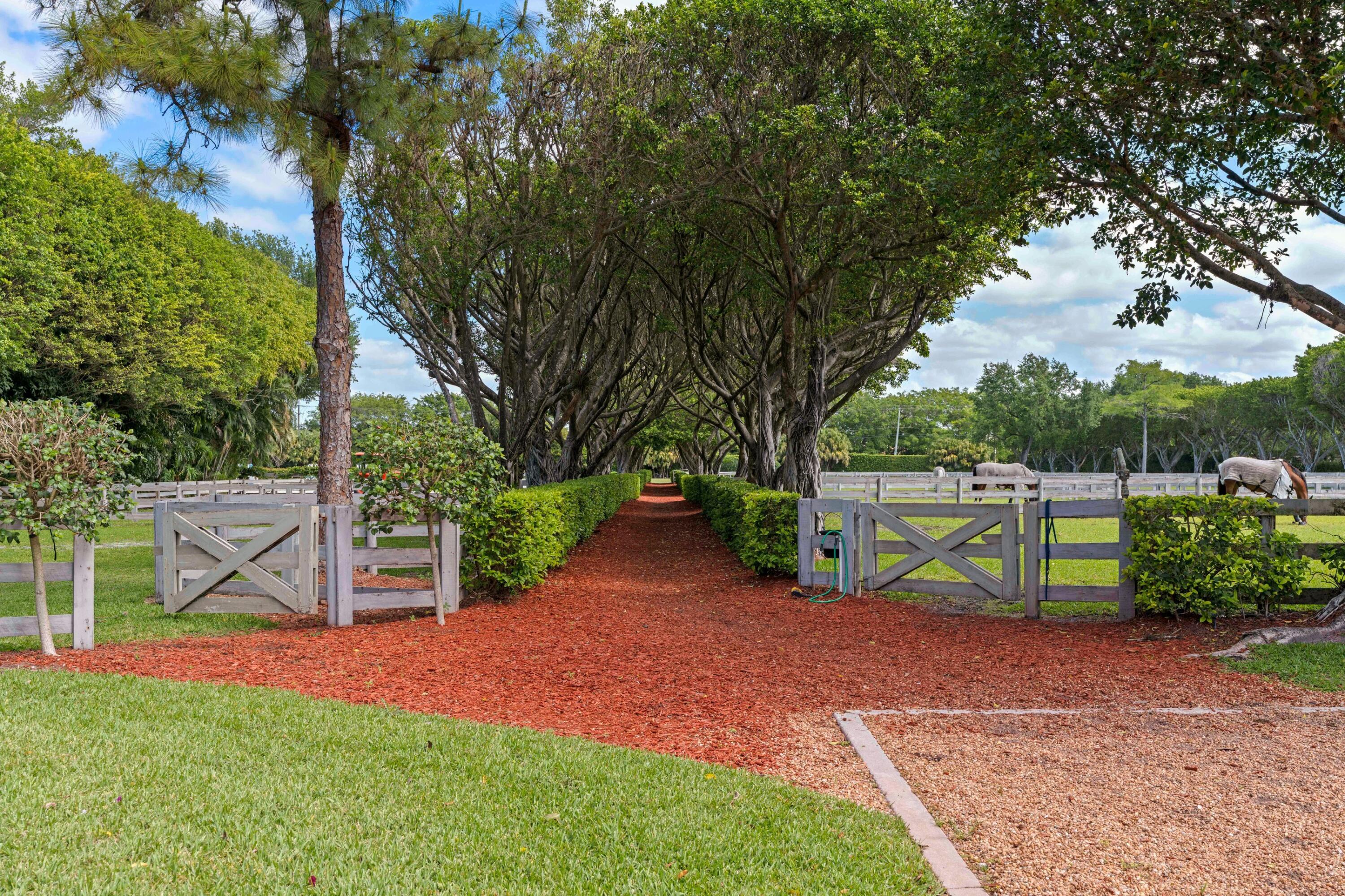 PALM BEACH POLO EQUESTRIAN CLUB - Residential