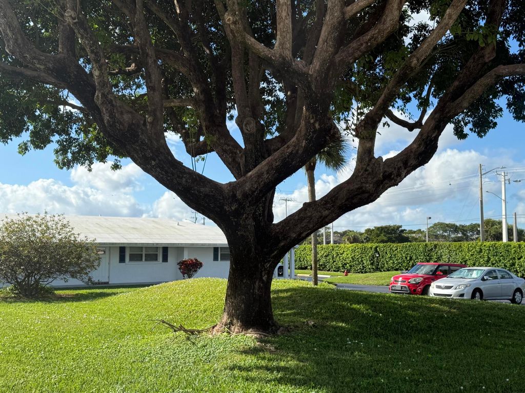 Photo of 300 SW Golfview Terrace #152, Boynton Beach, FL 33426 (MLS # R11146537)