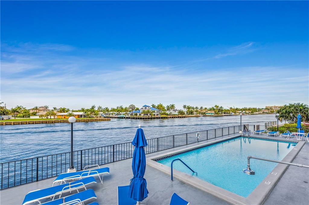 Silver Thatch Intracoasta - Residential