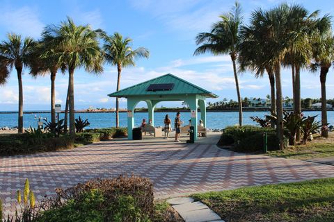 A home in Palm Beach Shores