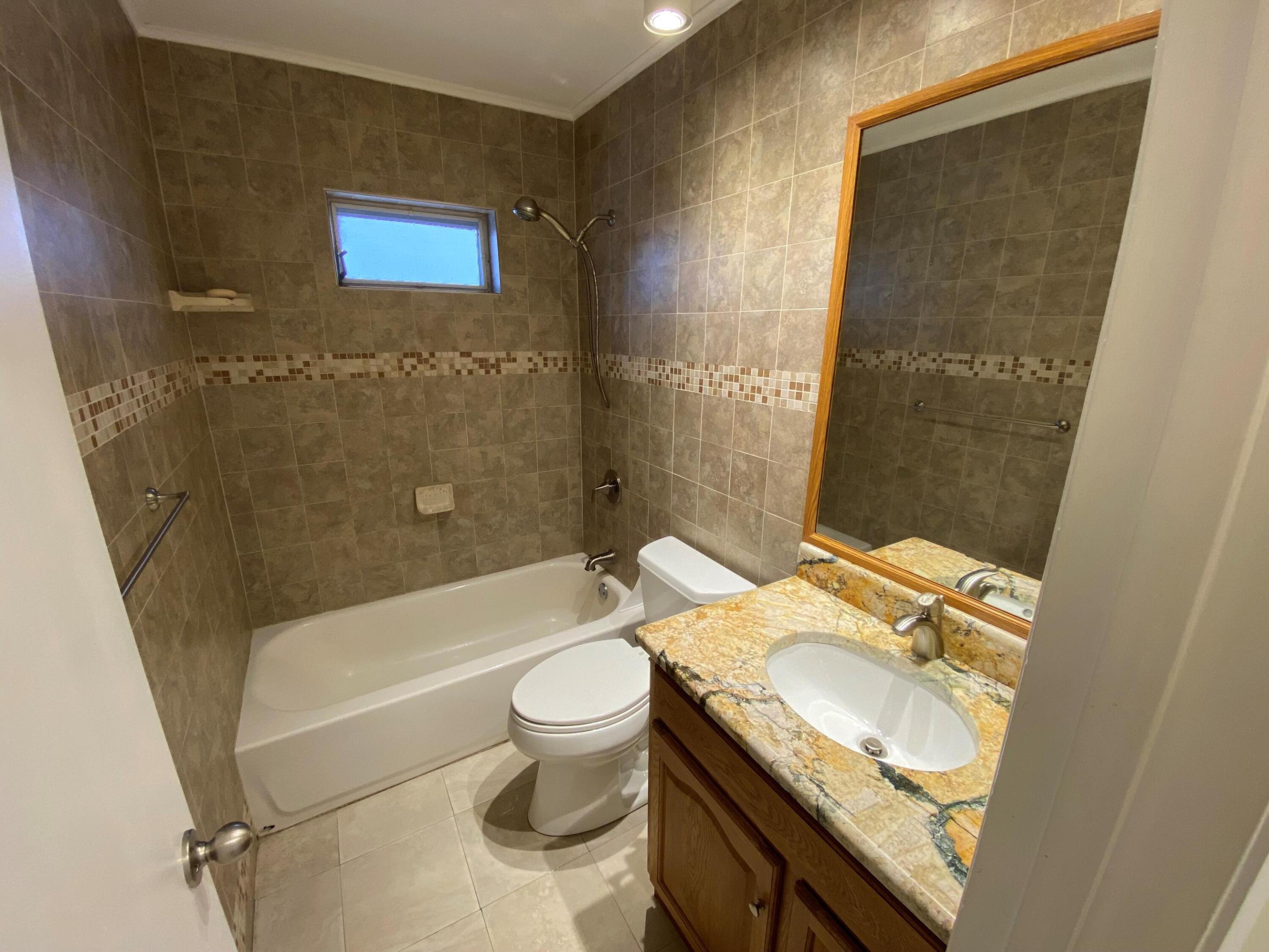 COUNTRY ISLES GARDEN HOMES - Residential Lease