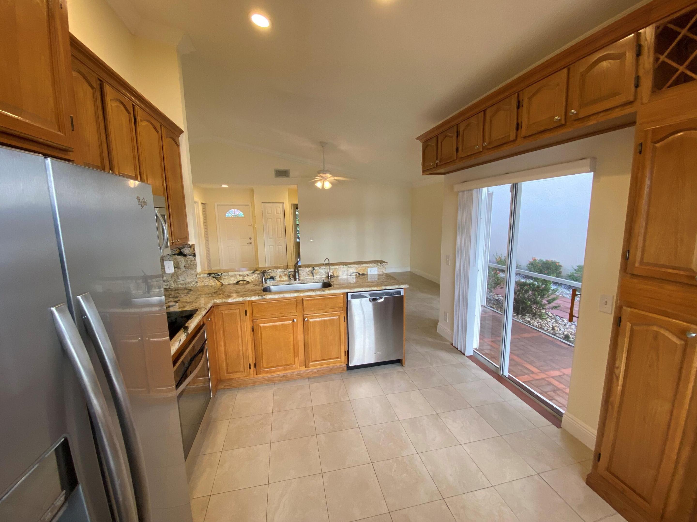 COUNTRY ISLES GARDEN HOMES - Residential Lease