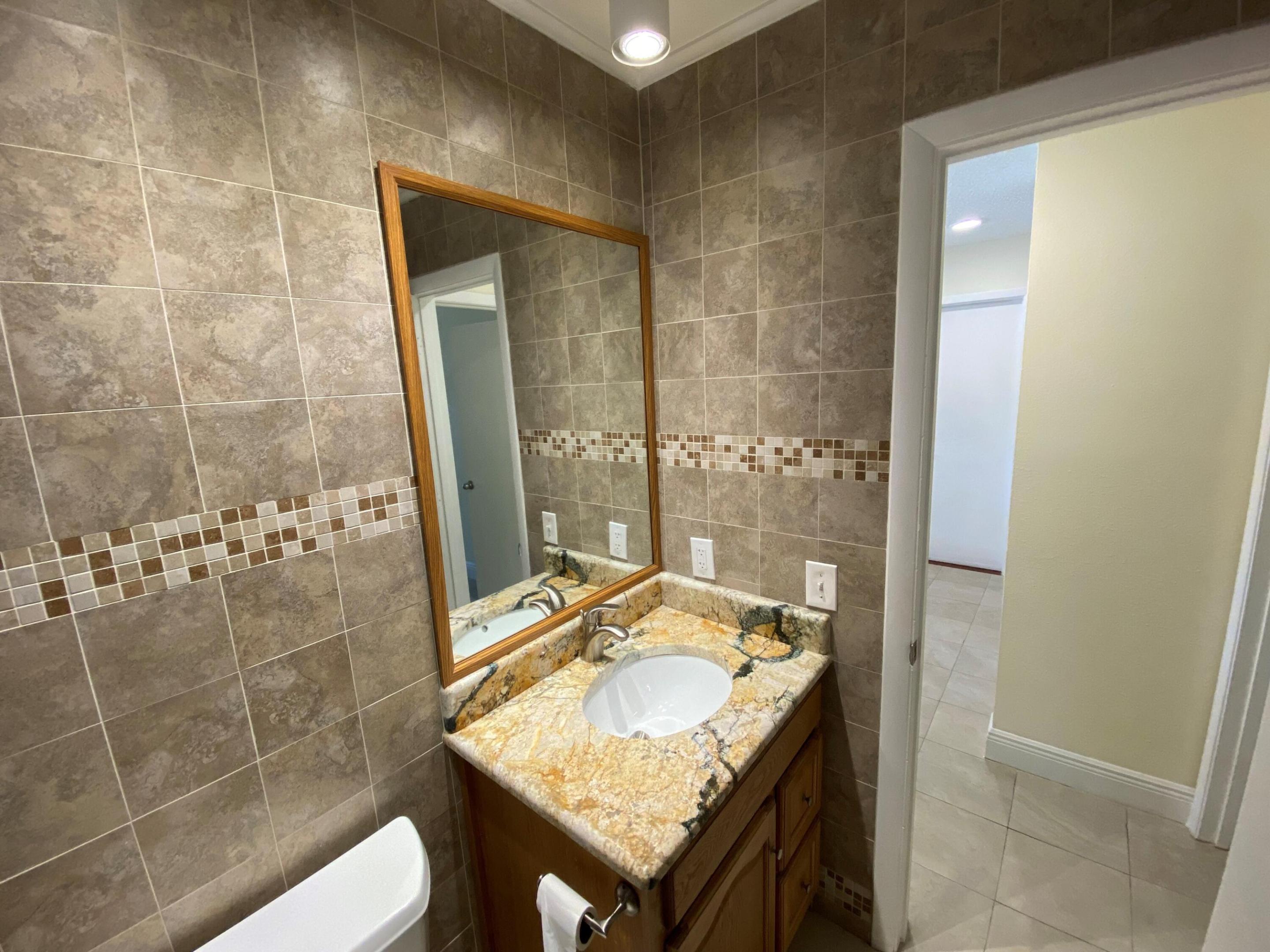 COUNTRY ISLES GARDEN HOMES - Residential Lease