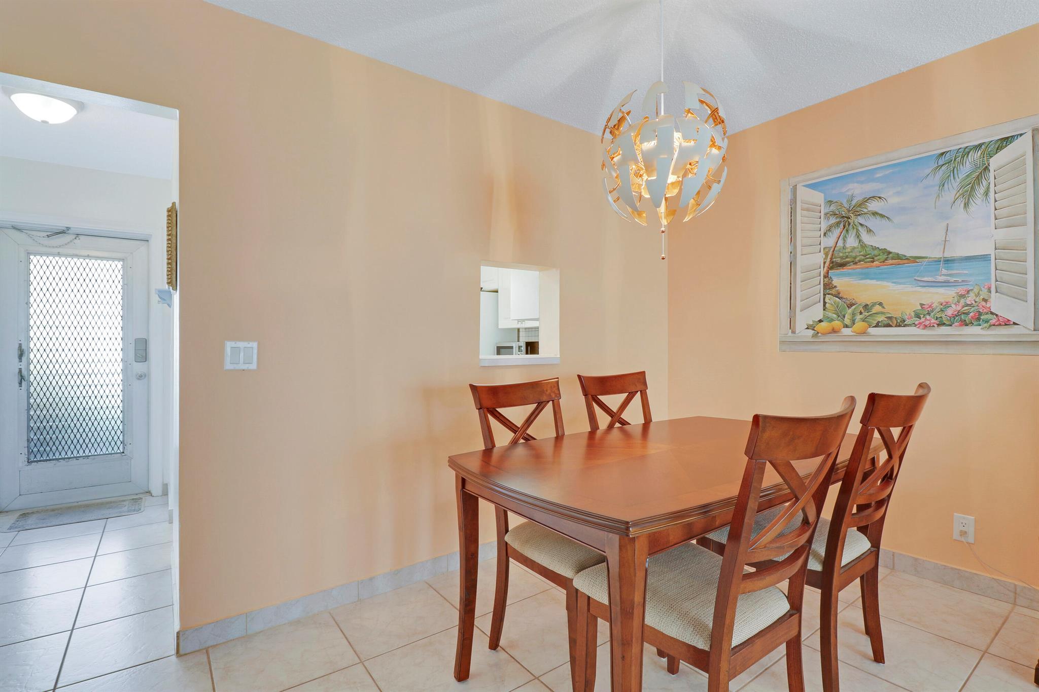 VILLAGE ROYALE CONDO 1 - Residential