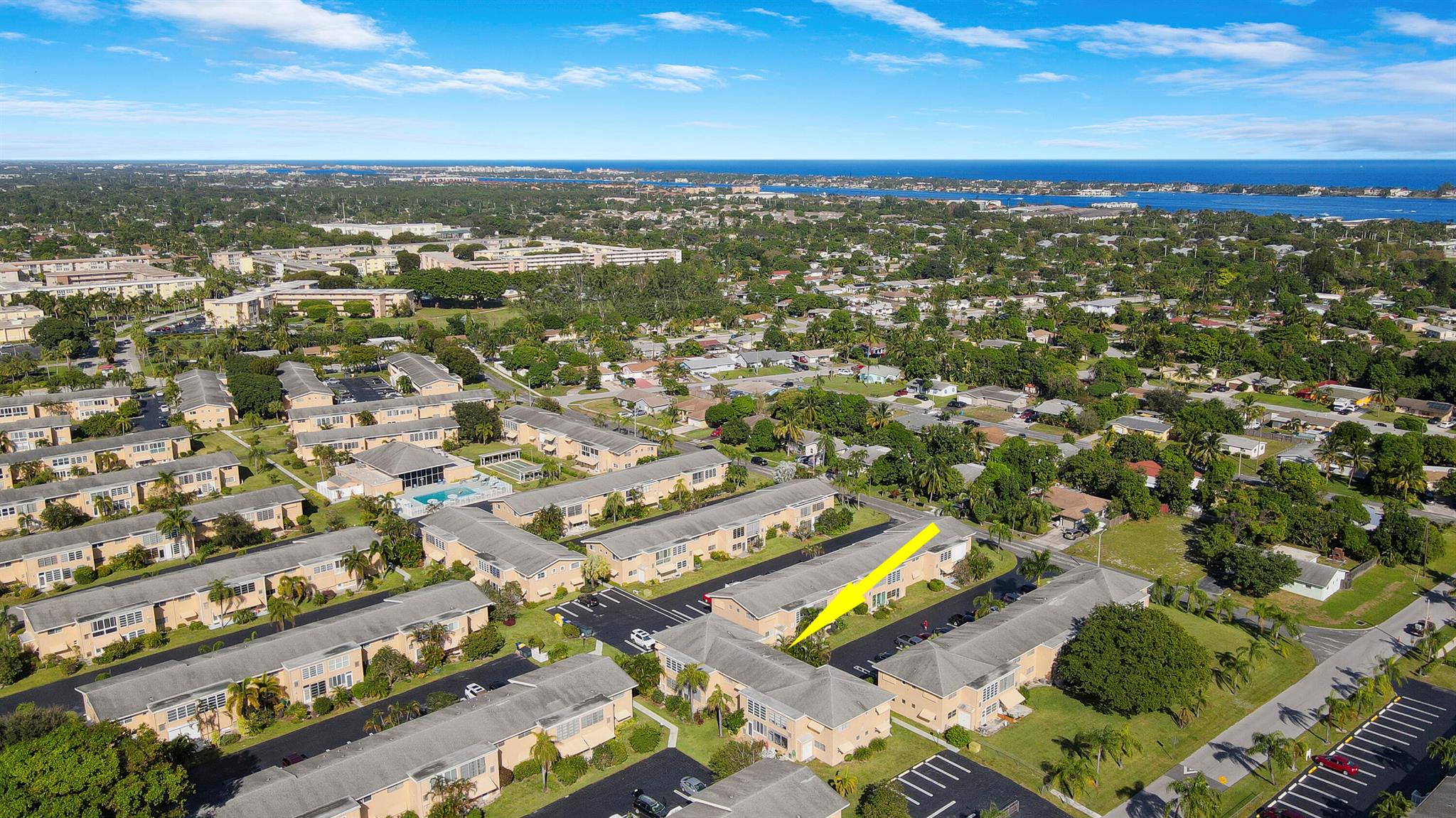 VILLAGE ROYALE CONDO 1 - Residential