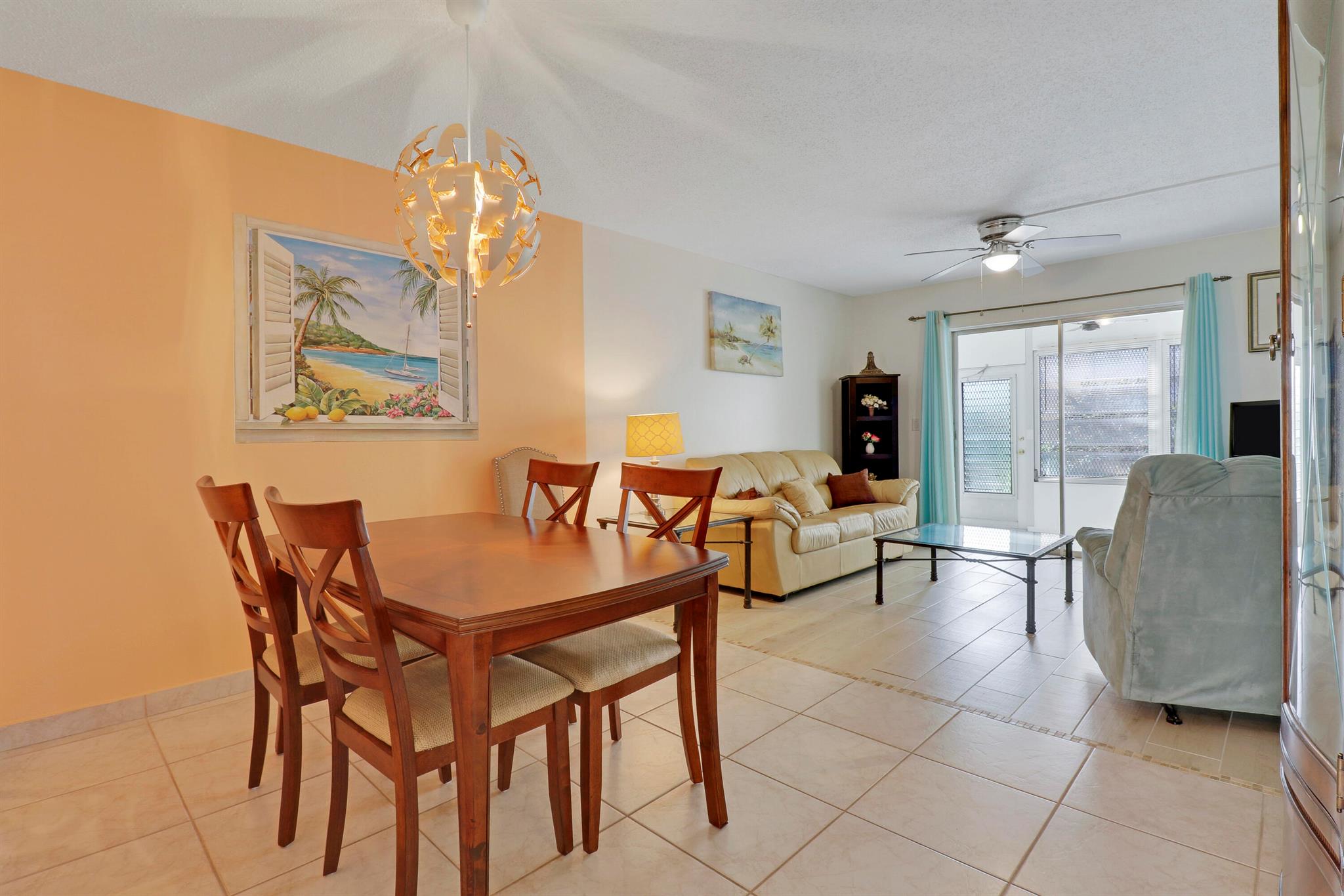 VILLAGE ROYALE CONDO 1 - Residential