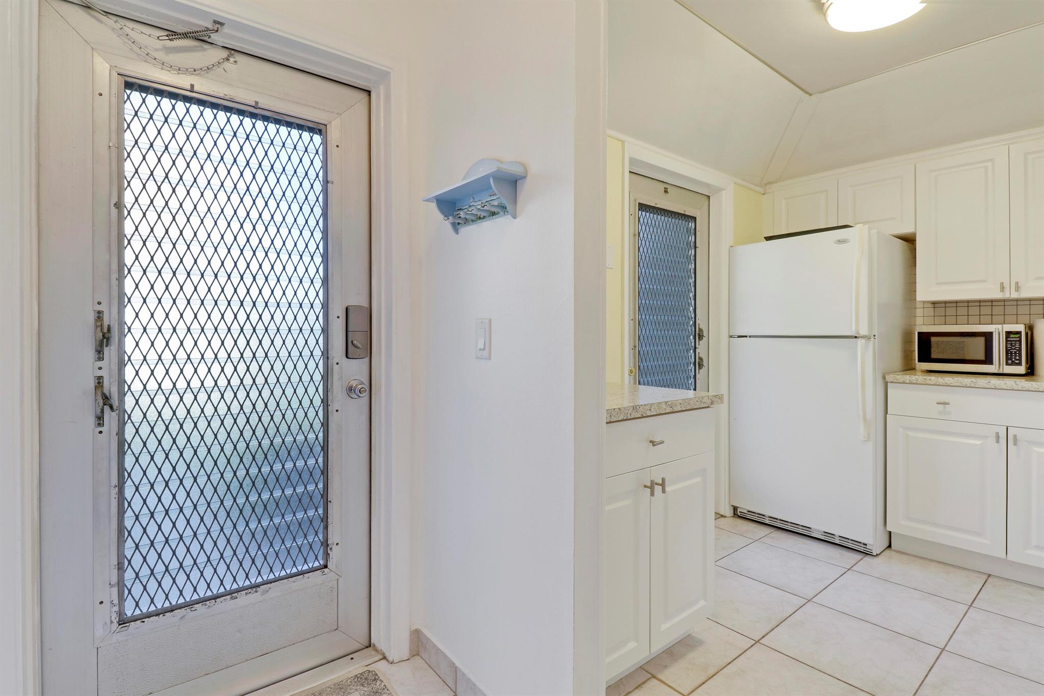 VILLAGE ROYALE CONDO 1 - Residential