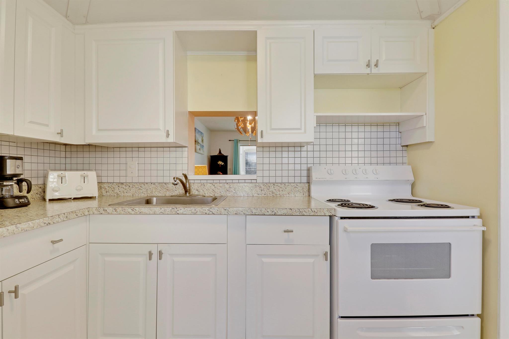 VILLAGE ROYALE CONDO 1 - Residential