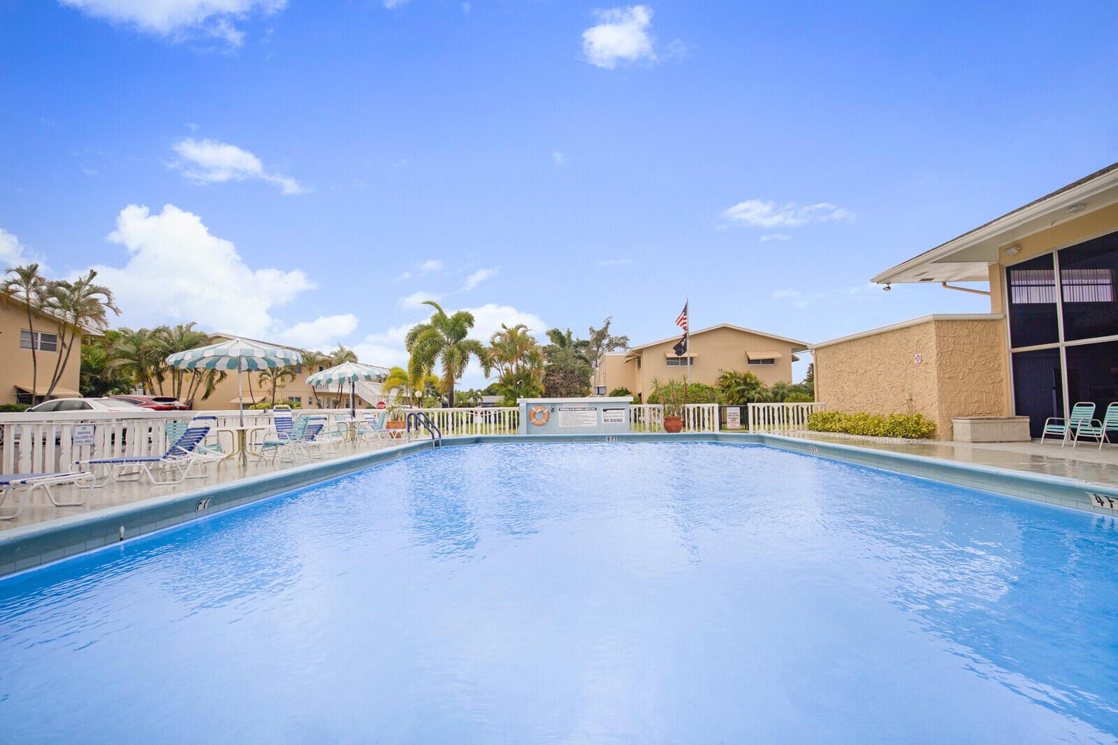 VILLAGE ROYALE CONDO 1 - Residential