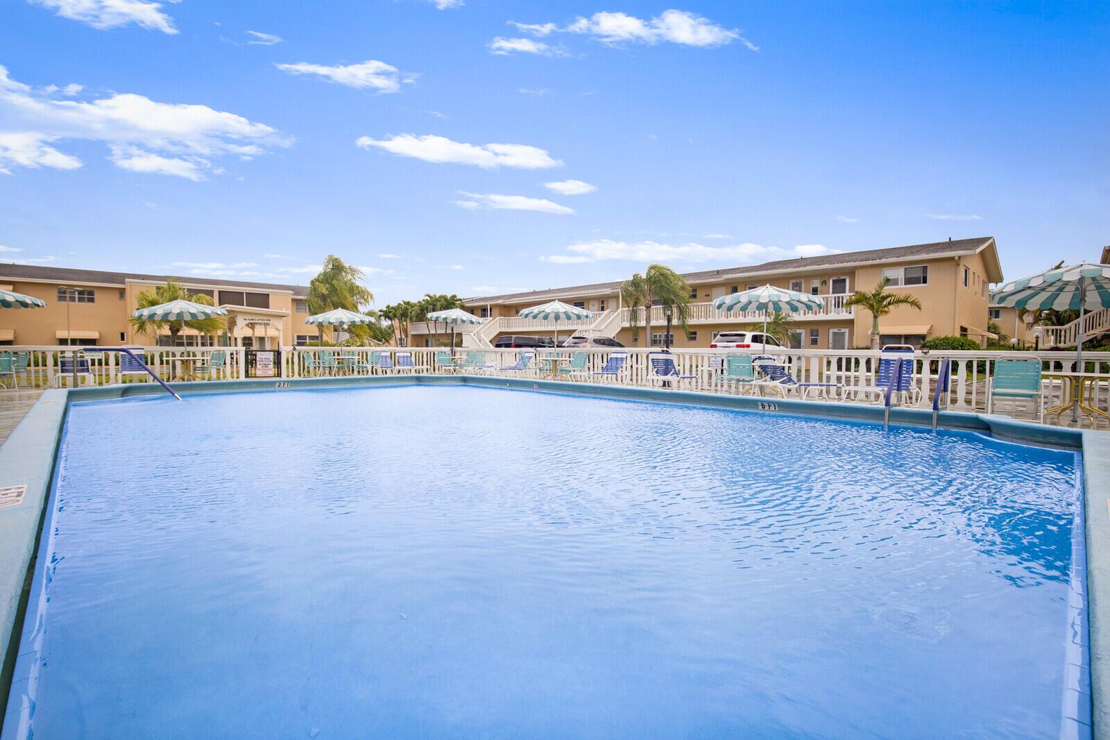 VILLAGE ROYALE CONDO 1 - Residential