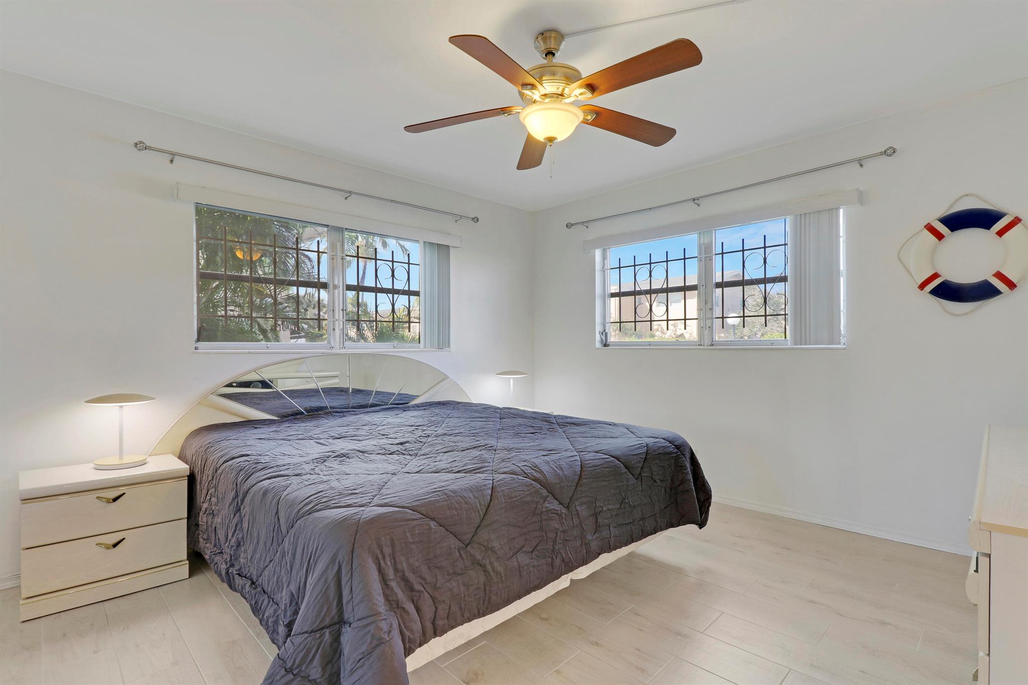 VILLAGE ROYALE CONDO 1 - Residential