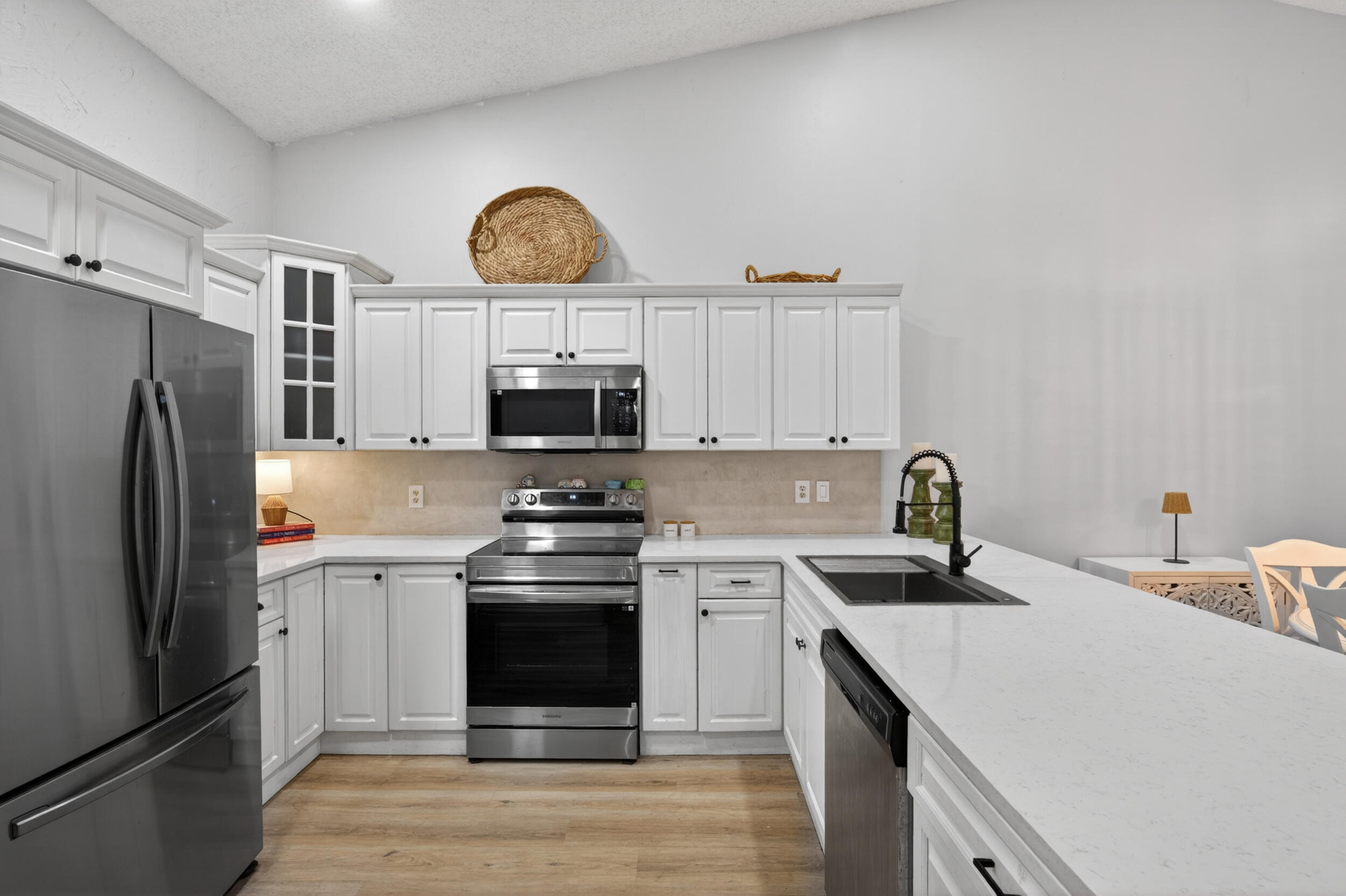 LANDINGS ON CYPRESS GREENS - Residential
