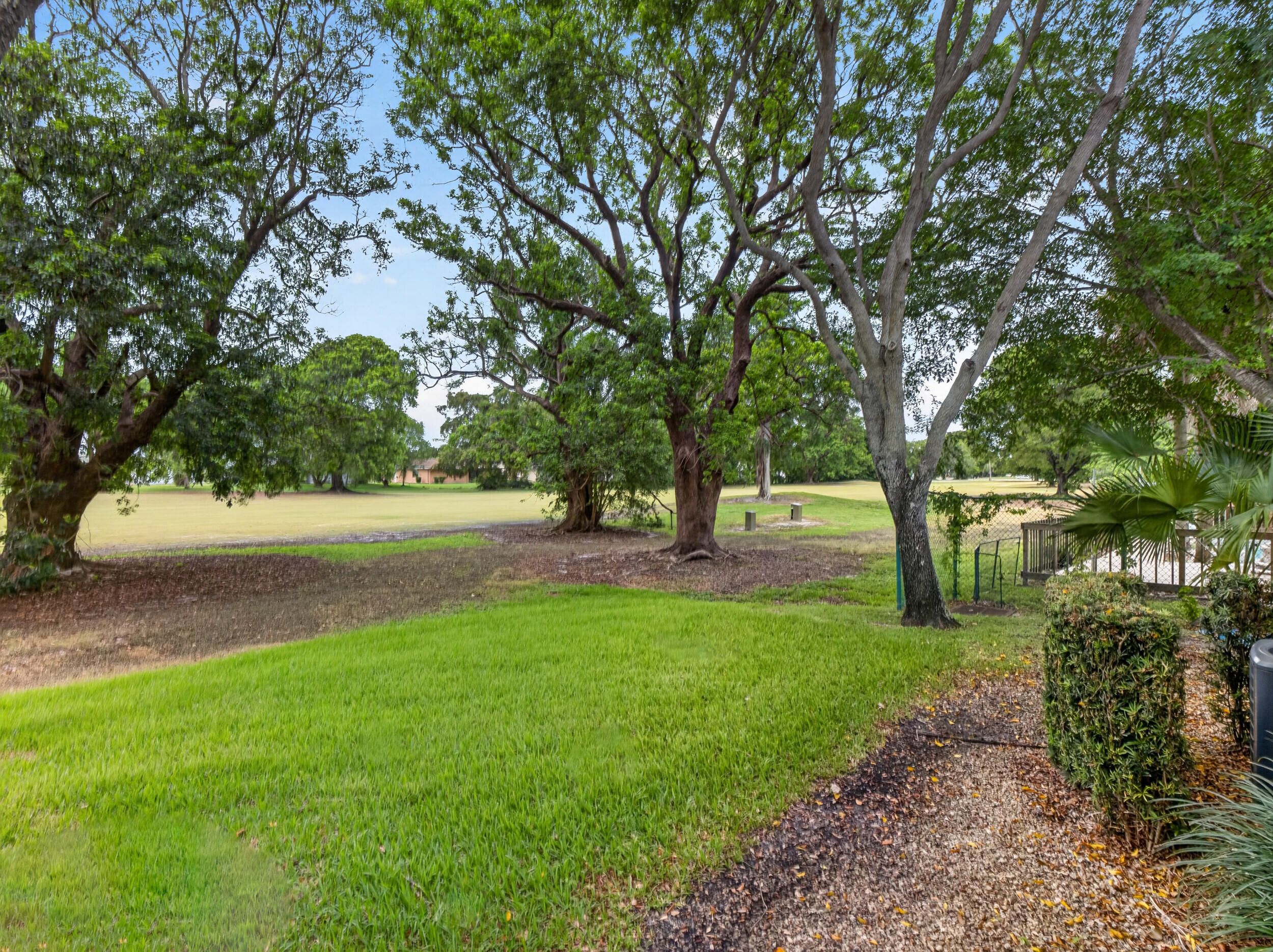 LANDINGS ON CYPRESS GREENS - Residential