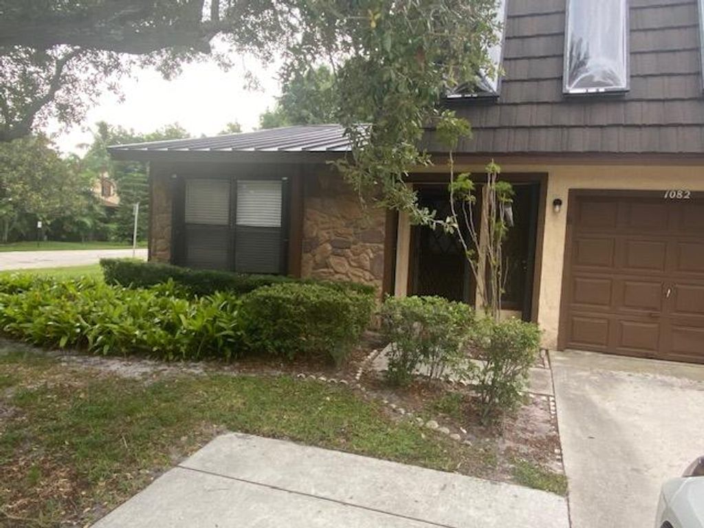 Photo of 1082 Raintree Lane, Palm Beach Gardens, FL 33410 (MLS # R11000906)