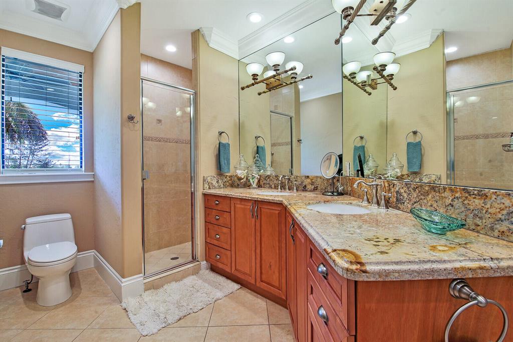 LEXINGTON OF SHERBROOKE - Residential