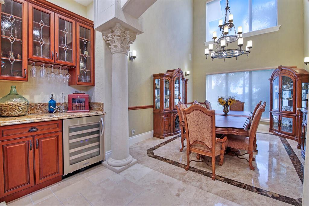 LEXINGTON OF SHERBROOKE - Residential