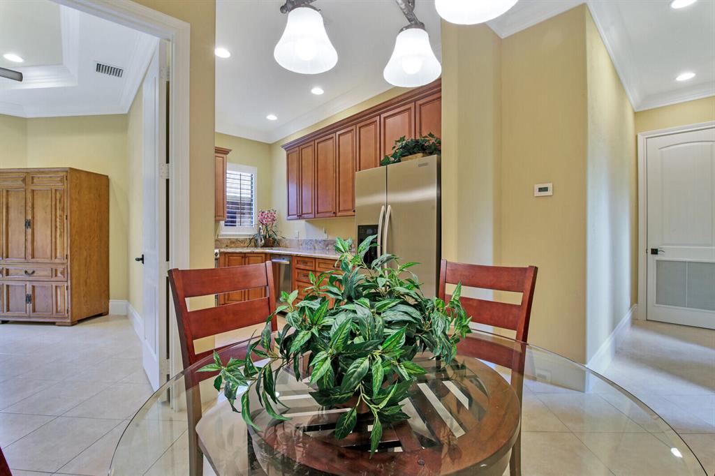 LEXINGTON OF SHERBROOKE - Residential