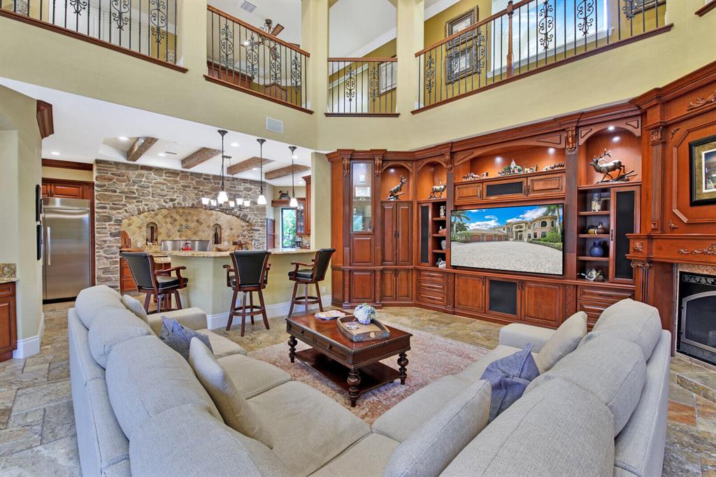 LEXINGTON OF SHERBROOKE - Residential