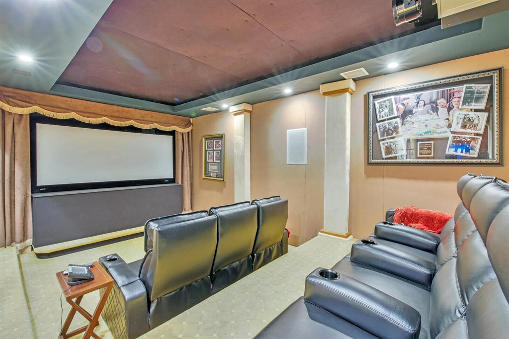 LEXINGTON OF SHERBROOKE - Residential