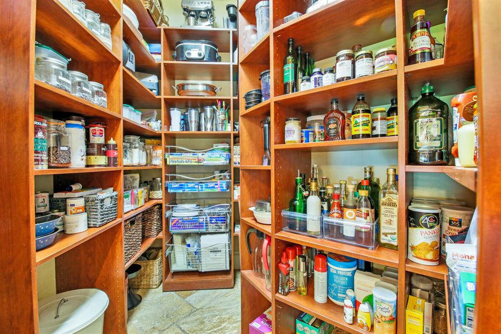 LEXINGTON OF SHERBROOKE - Residential