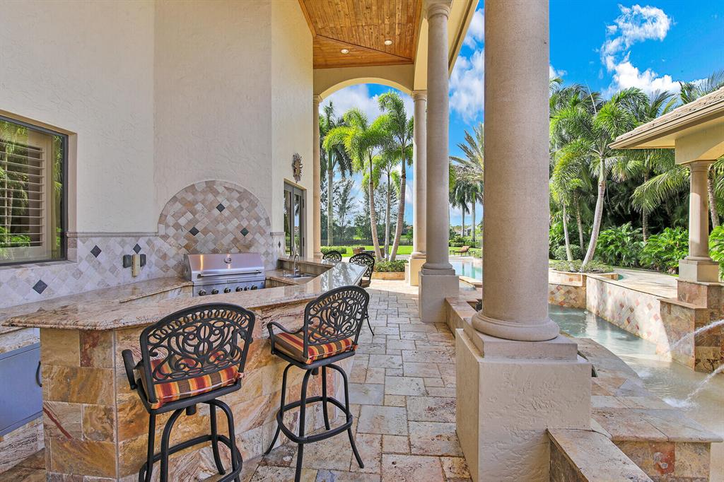 LEXINGTON OF SHERBROOKE - Residential