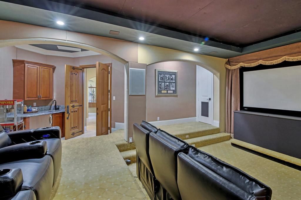 LEXINGTON OF SHERBROOKE - Residential