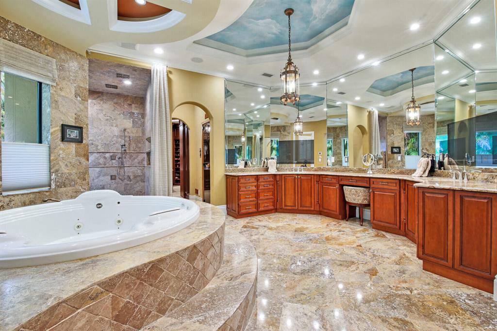 LEXINGTON OF SHERBROOKE - Residential