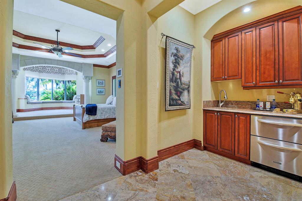 LEXINGTON OF SHERBROOKE - Residential