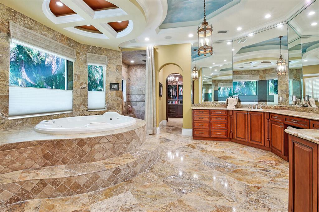 LEXINGTON OF SHERBROOKE - Residential