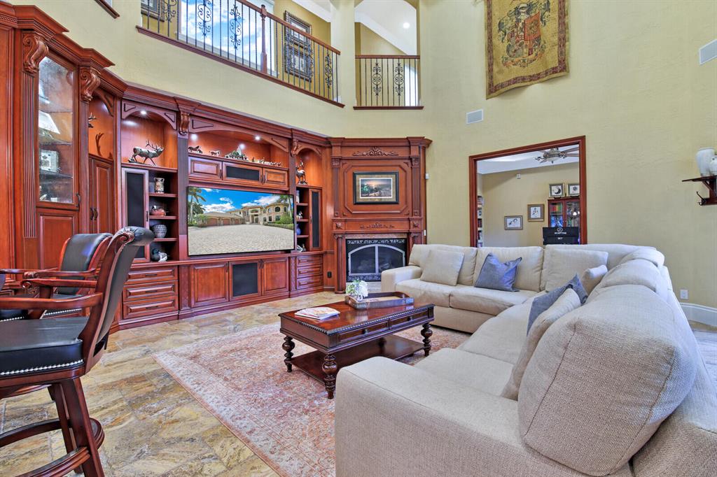 LEXINGTON OF SHERBROOKE - Residential