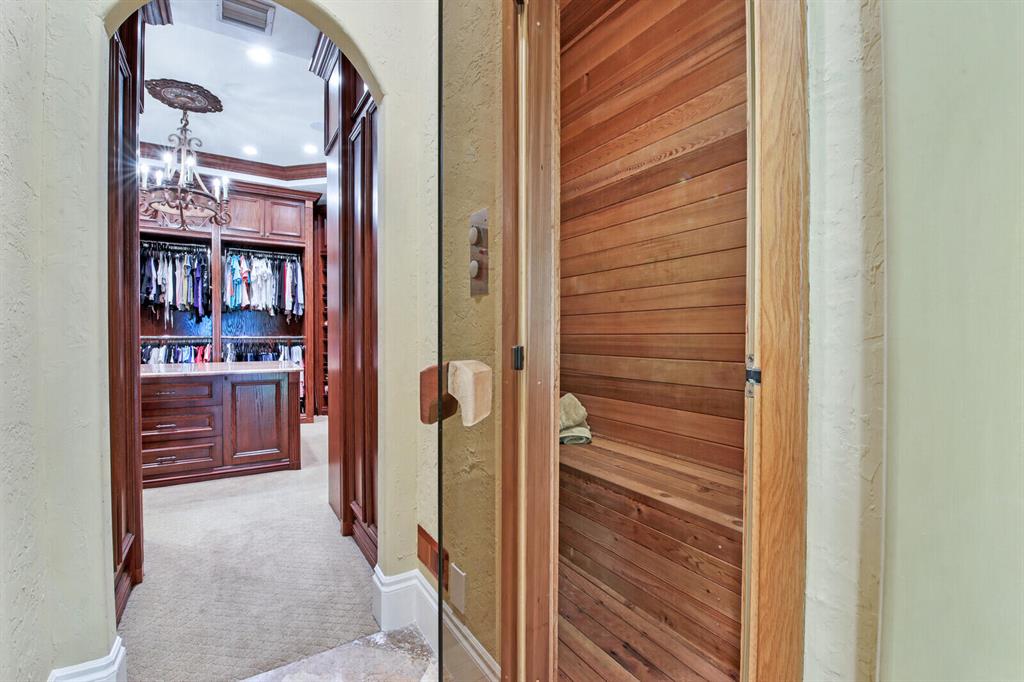 LEXINGTON OF SHERBROOKE - Residential