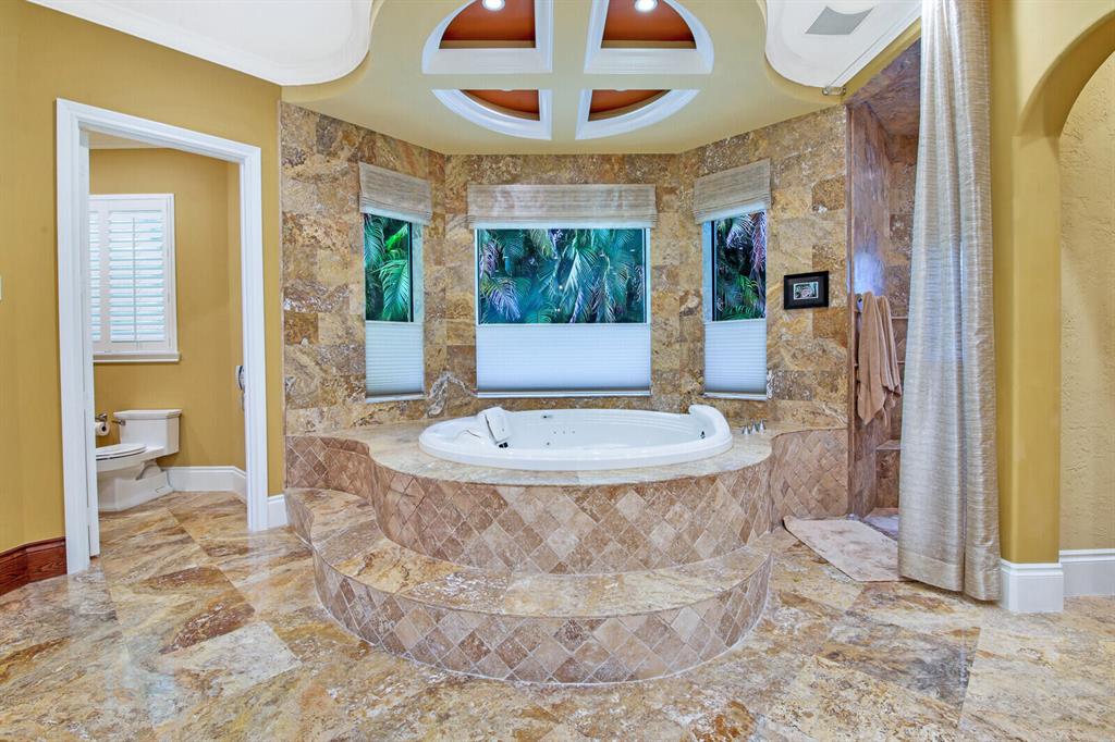 LEXINGTON OF SHERBROOKE - Residential