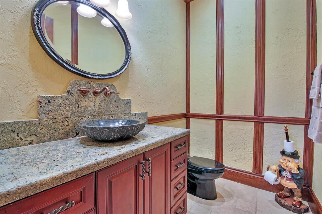 LEXINGTON OF SHERBROOKE - Residential