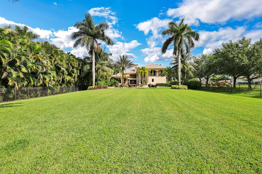 LEXINGTON OF SHERBROOKE - Residential