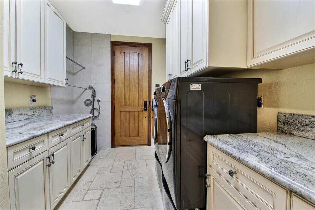 LEXINGTON OF SHERBROOKE - Residential