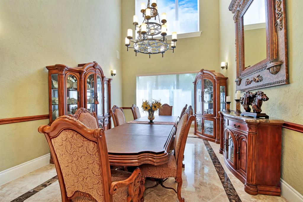 LEXINGTON OF SHERBROOKE - Residential