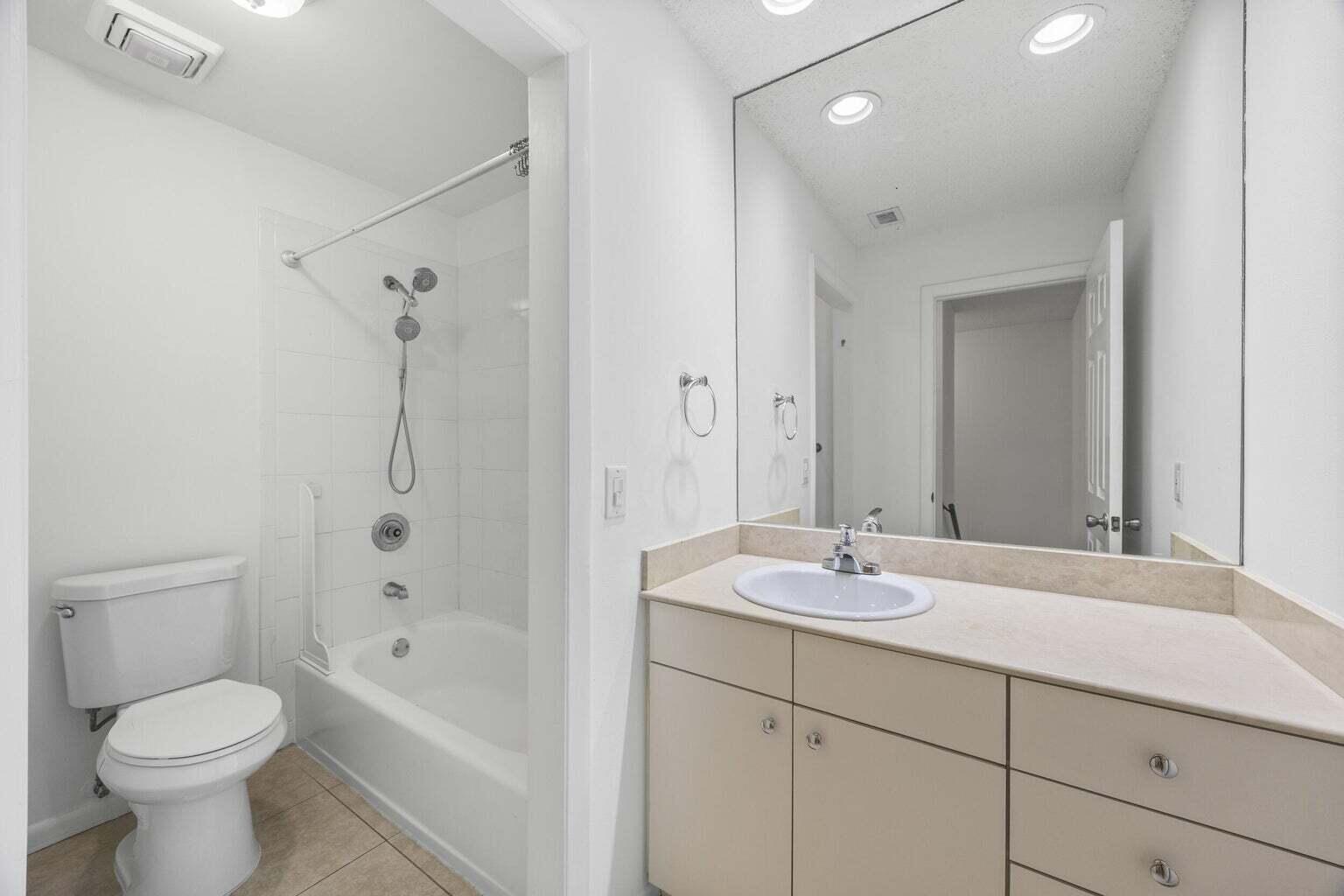 GEORGETOWNE PLACE PH I AN - Residential