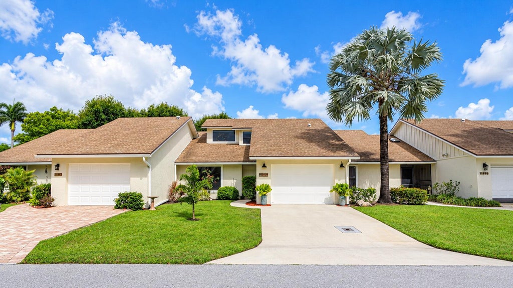Photo of 11894 Donlin Drive, Wellington, FL 33414 (MLS # B26092142)