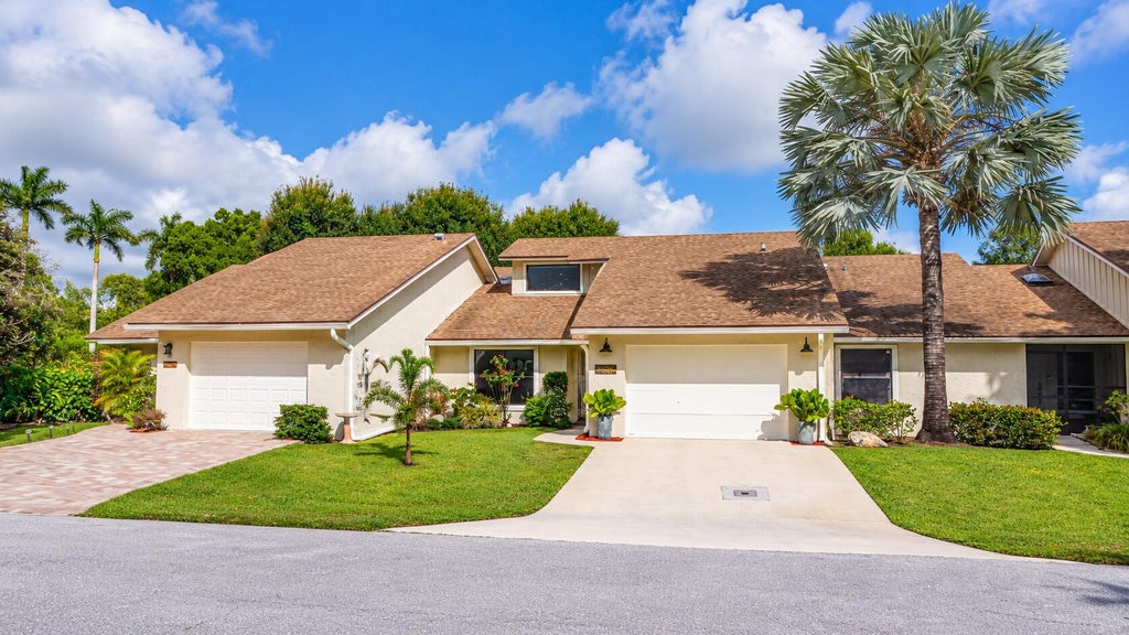 Photo of 11894 Donlin Drive, Wellington, FL 33414 (MLS # B26092142)