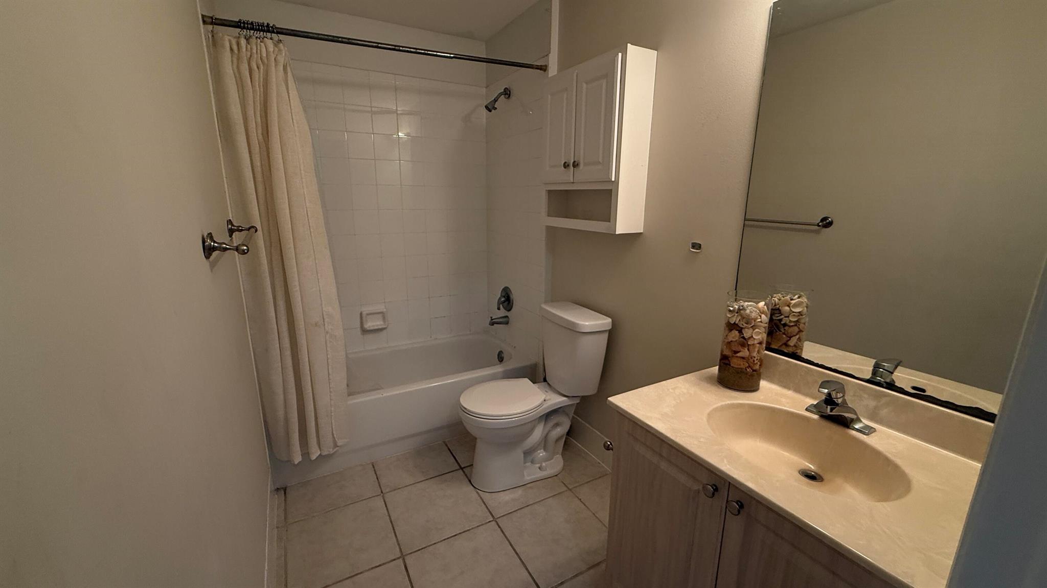 ARISSA PLACE CONDO - Residential Lease