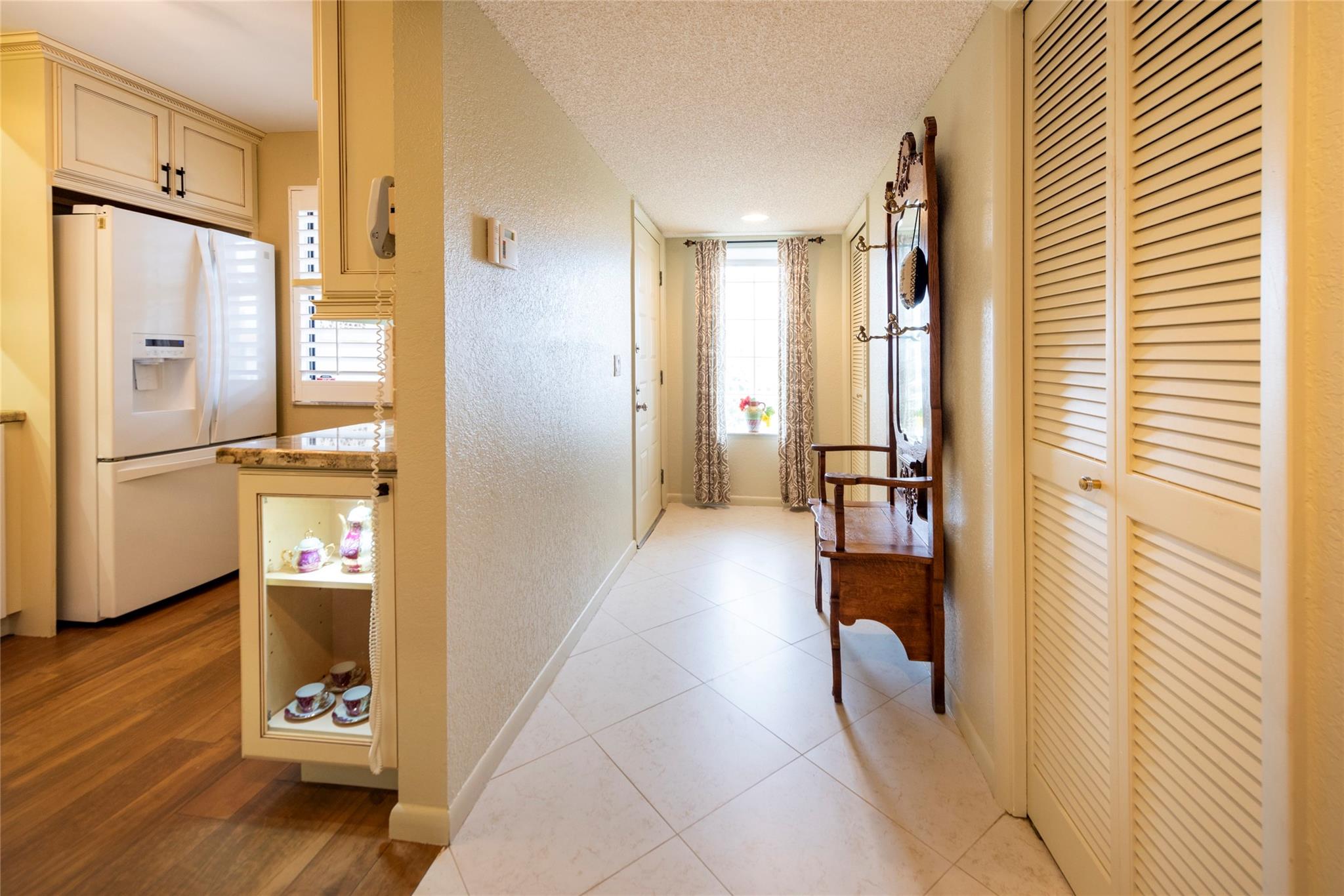 398 Lakeview Dr 202