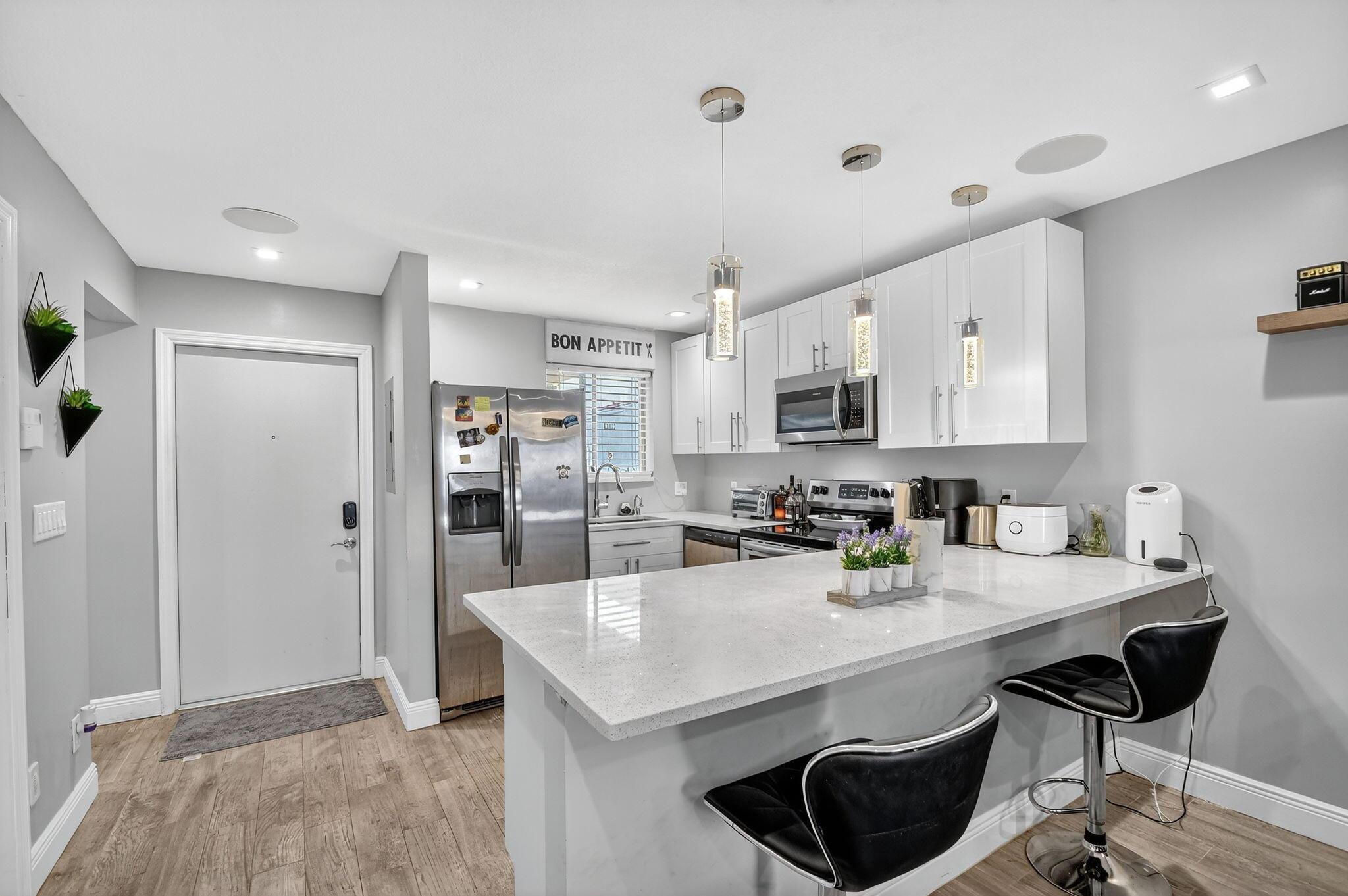 View photos, virtual tours, details... 6100 Forest Hill Boulevard 107