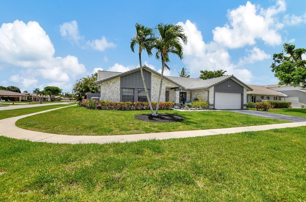 Photo of 20951 Chisolm Way, Boca Raton, FL 33428 (MLS # R10990670)