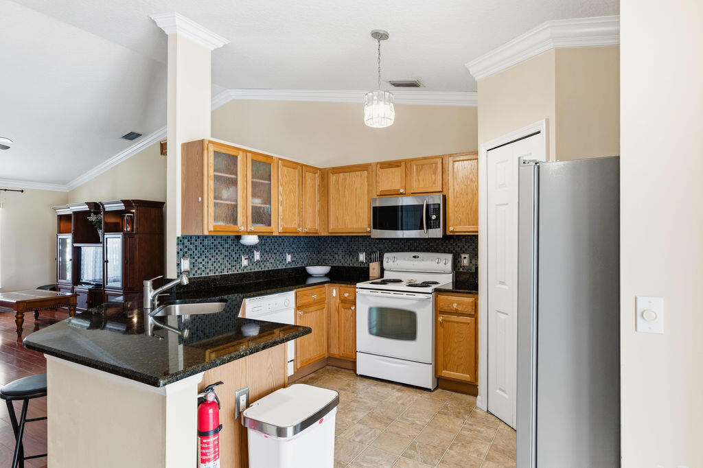 PORT ST LUCIE SECTION 40 - Residential Lease