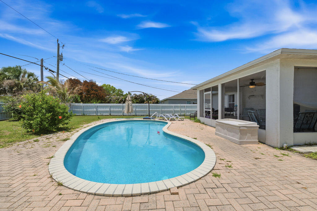 PORT ST LUCIE SECTION 40 - Residential Lease