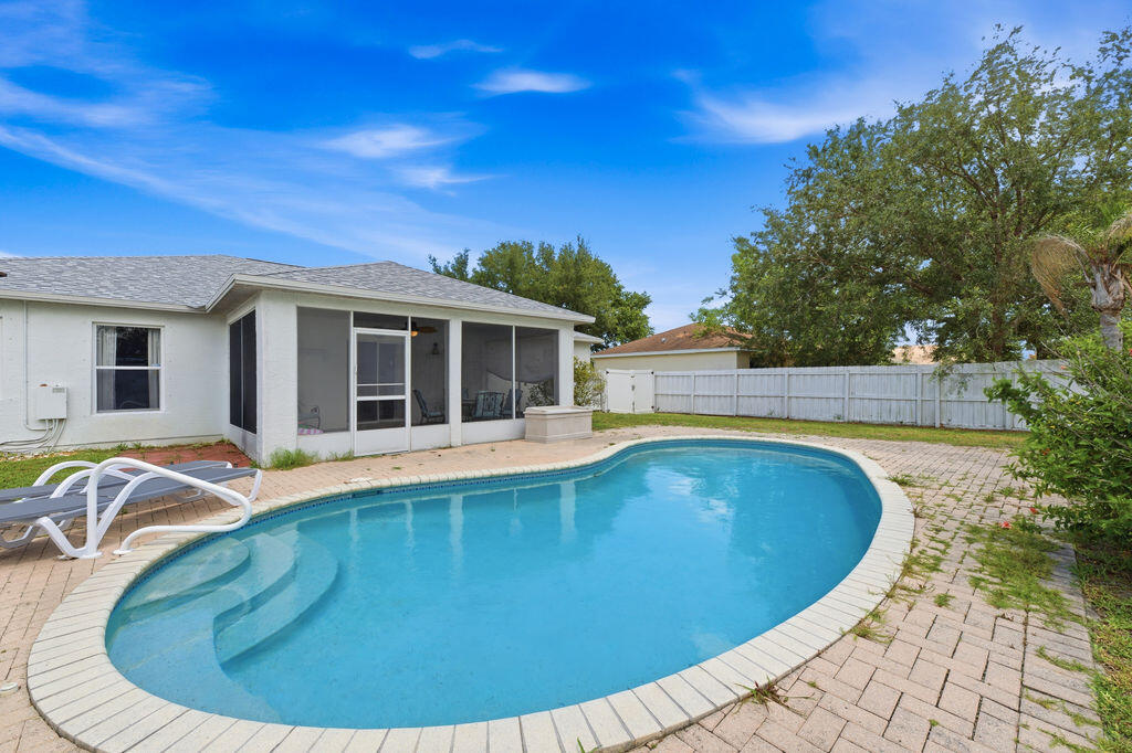 PORT ST LUCIE SECTION 40 - Residential Lease