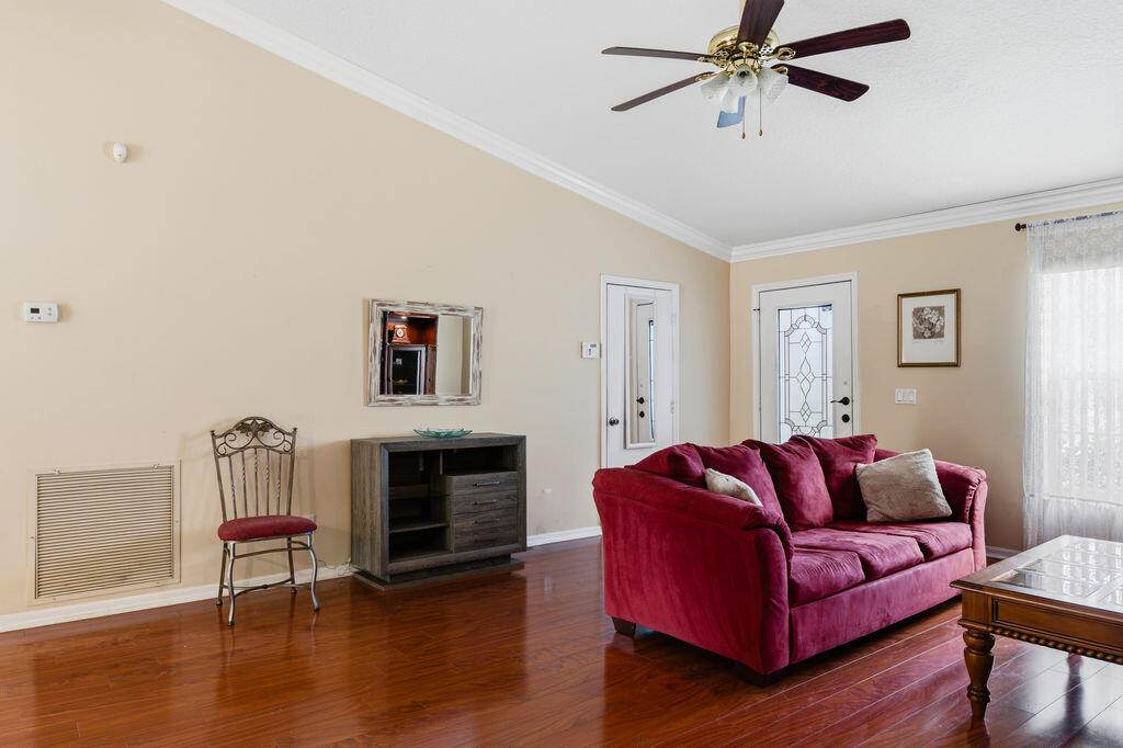 PORT ST LUCIE SECTION 40 - Residential Lease