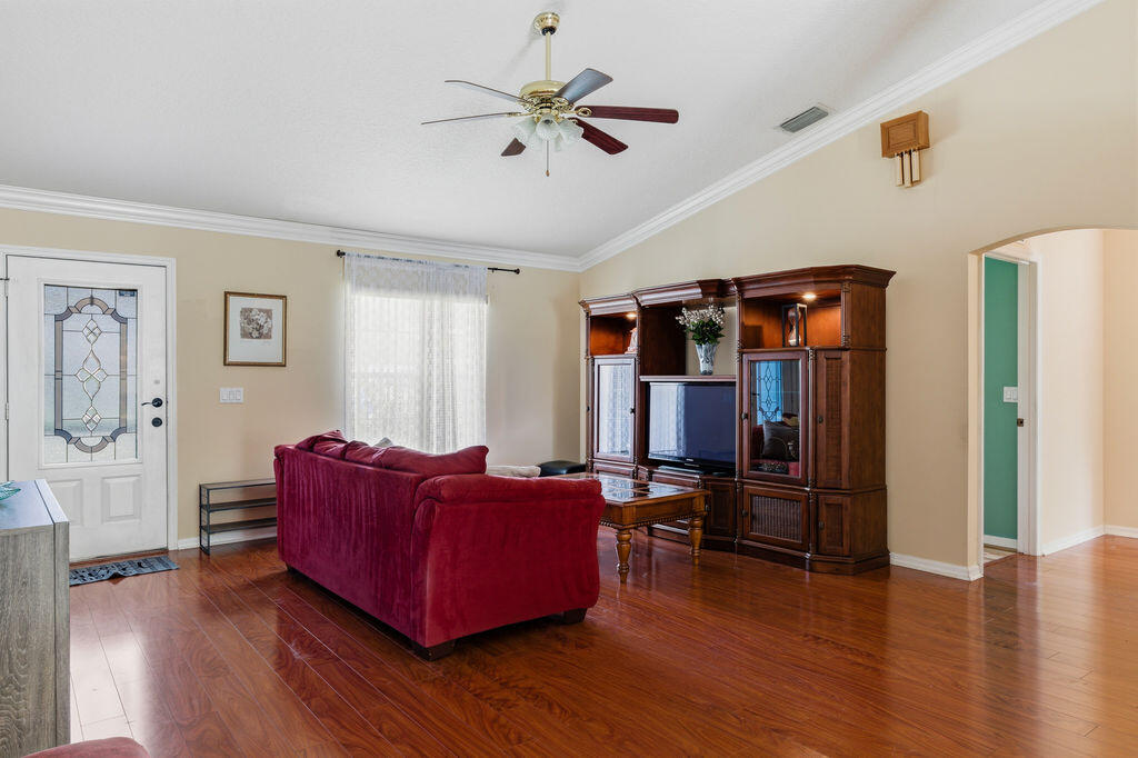PORT ST LUCIE SECTION 40 - Residential Lease