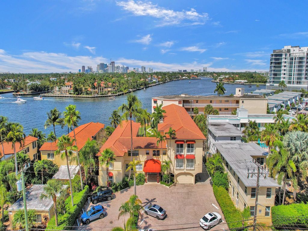 Photo of 341 N Birch Road #415, Fort Lauderdale, FL 33304 (MLS # F10416054)