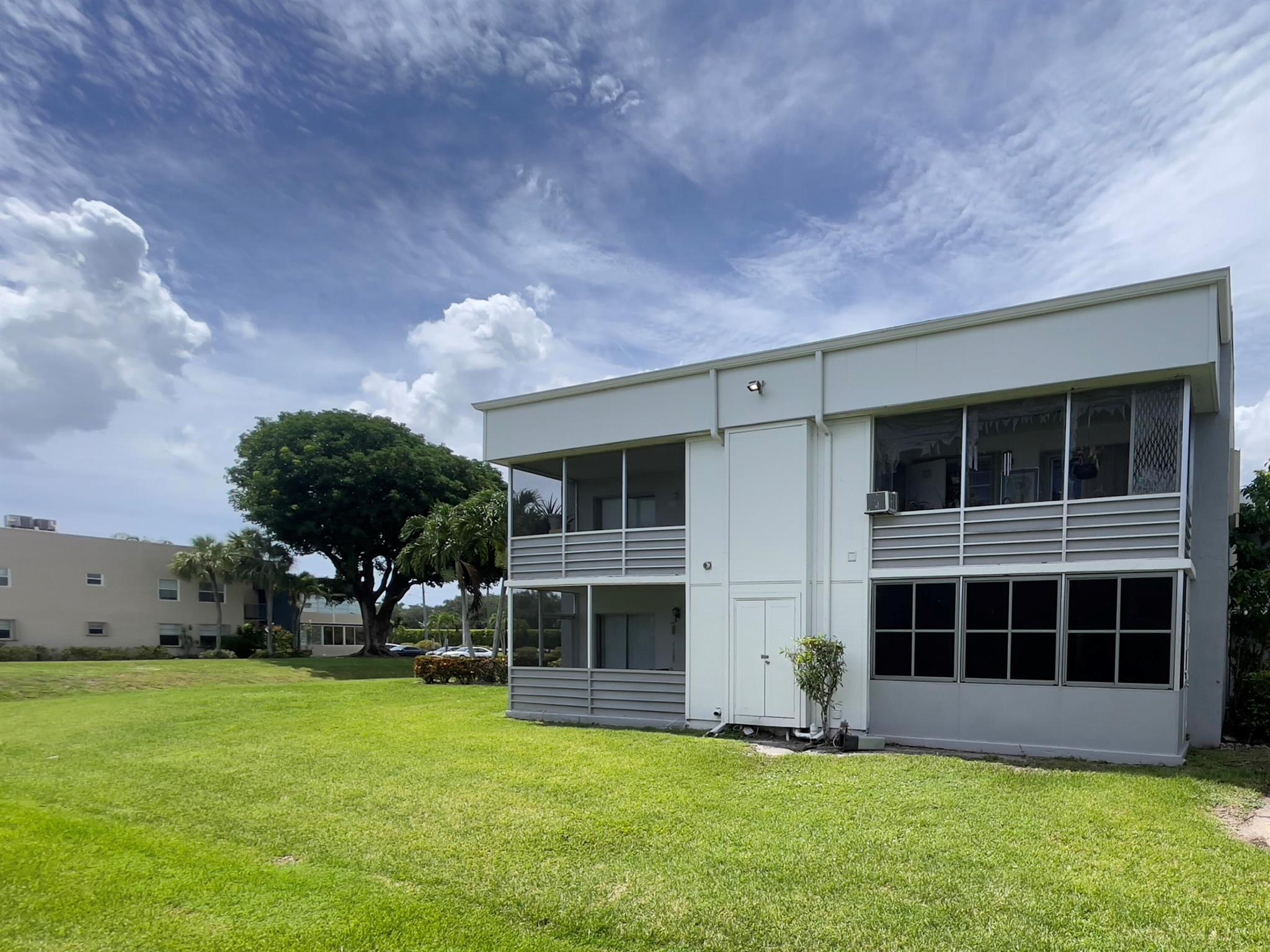 KINGS POINT FLANDERS COND - Residential Lease